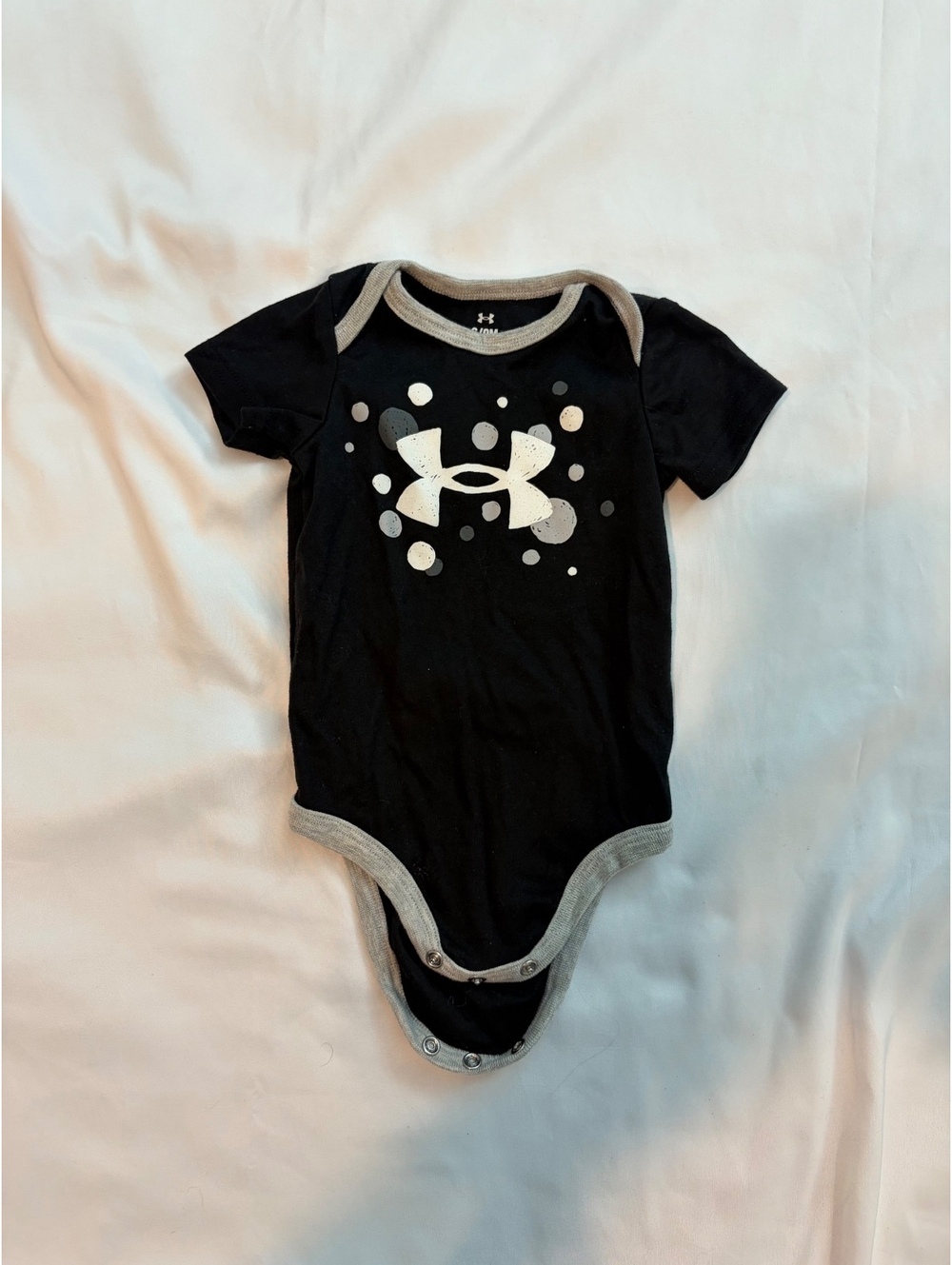 Under Armour Baby One piece Bodysuit 6-9 Months Black with Gray Trim
